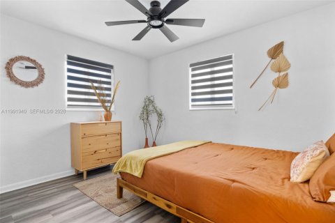 Снять в аренду виллу или дом в Окленд-Парк, Флорида 4 спальни, 112.41м2, № 2056884 - фото 19