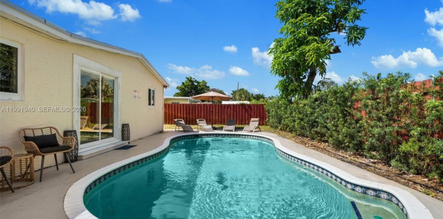 Дом в Окленд-Парк, Флорида 4 спальни, 112.41м2 № 2056884