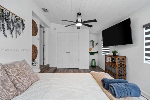 Снять в аренду виллу или дом в Окленд-Парк, Флорида 4 спальни, 112.41м2, № 2056884 - фото 7