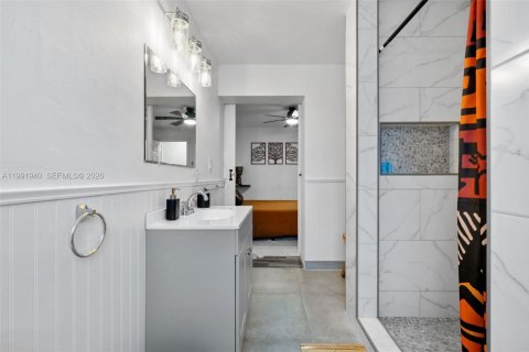 Снять в аренду виллу или дом в Окленд-Парк, Флорида 4 спальни, 112.41м2, № 2056884 - фото 10