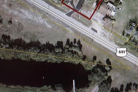 House in Okeechobee, Florida 3 bedrooms, 185.8 sq.m. № 2122976 - photo 27