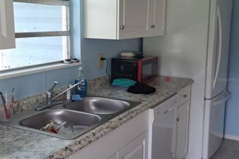 House in Okeechobee, Florida 3 bedrooms, 185.8 sq.m. № 2122976 - photo 7