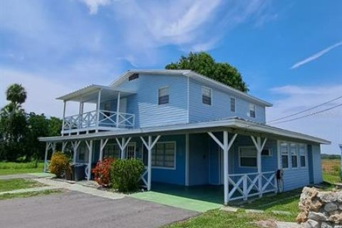 House in Okeechobee, Florida 3 bedrooms, 185.8 sq.m. № 2122976 - photo 25