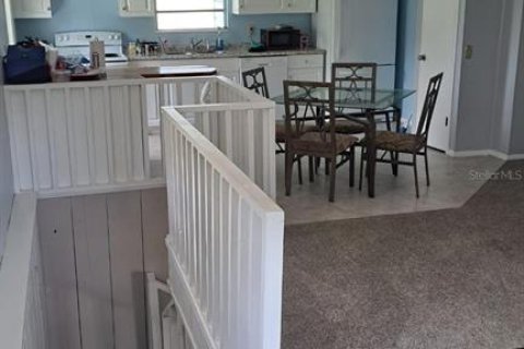 House in Okeechobee, Florida 3 bedrooms, 185.8 sq.m. № 2122976 - photo 5