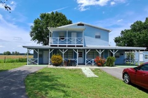House in Okeechobee, Florida 3 bedrooms, 185.8 sq.m. № 2122976 - photo 4