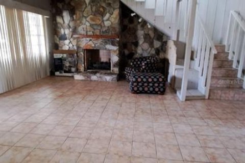 House in Okeechobee, Florida 3 bedrooms, 185.8 sq.m. № 2122976 - photo 6