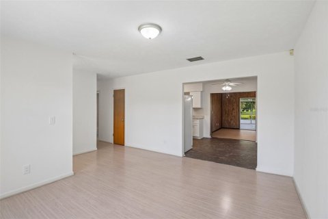 Casa en venta en Seffner, Florida, 3 dormitorios, 118.17 m2 № 2383788 - foto 8
