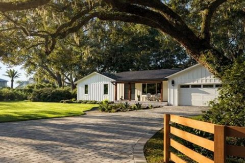 House in Orlando, Florida 3 bedrooms, 220.27 sq.m. № 2214061 - photo 7