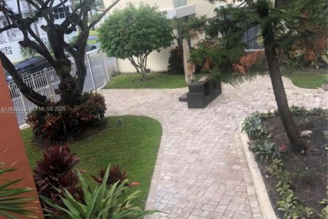 Copropriété à vendre à Bal Harbour, Floride: 1 chambre, 91.6 m2 № 2088956 - photo 4
