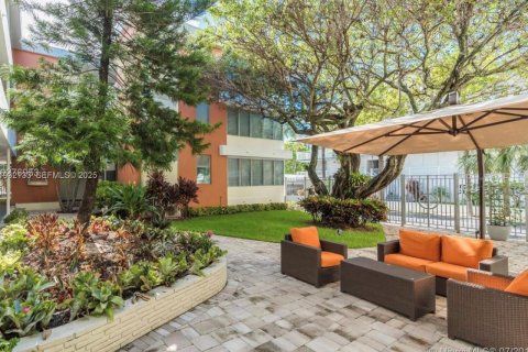 Condo à Bal Harbour, Floride, 1 chambre  № 2088956