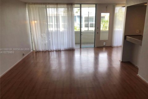 Copropriété à vendre à Bal Harbour, Floride: 1 chambre, 91.6 m2 № 2088956 - photo 8