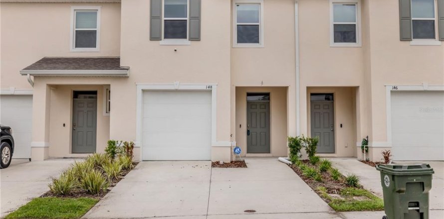 Townhouse in Daytona Beach, Florida 3 bedrooms, 153.85 sq.m. № 2106666