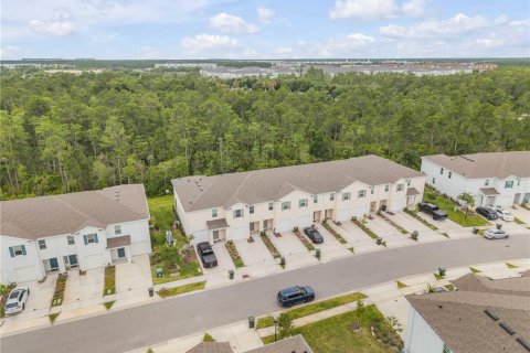 Townhouse in Daytona Beach, Florida 3 bedrooms, 153.85 sq.m. № 2106666 - photo 11