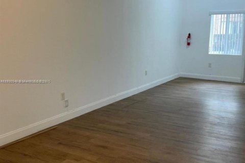 Townhouse in Miami, Florida 2 bedrooms, 86.4 sq.m. № 1714899 - photo 3