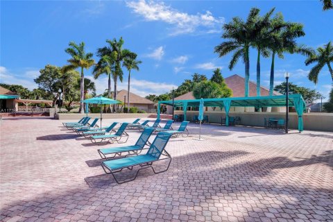 Townhouse in Miami, Florida 2 bedrooms, 65.96 sq.m. № 1484816 - photo 25