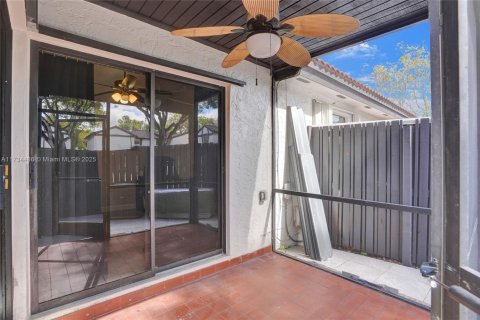 Townhouse in Miami, Florida 2 bedrooms, 65.96 sq.m. № 1484816 - photo 19