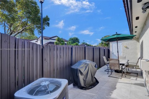 Townhouse in Miami, Florida 2 bedrooms, 65.96 sq.m. № 1484816 - photo 18