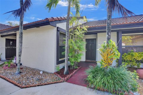Townhouse in Miami, Florida 2 bedrooms, 65.96 sq.m. № 1484816 - photo 2