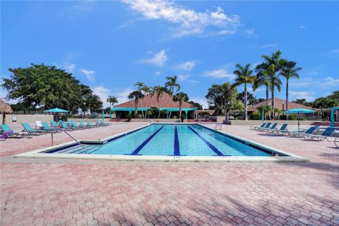 Townhouse in Miami, Florida 2 bedrooms, 65.96 sq.m. № 1484816 - photo 23