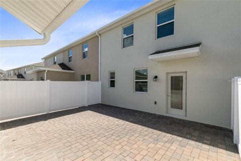 Townhouse in Winter Garden, Florida 3 bedrooms, 151.99 sq.m. № 2107579 - photo 22