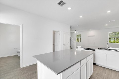 Townhouse in Winter Garden, Florida 3 bedrooms, 151.99 sq.m. № 2107579 - photo 10