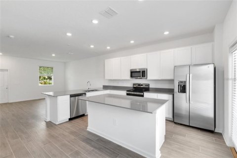 Townhouse in Winter Garden, Florida 3 bedrooms, 151.99 sq.m. № 2107579 - photo 8