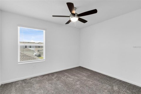 Townhouse in Winter Garden, Florida 3 bedrooms, 151.99 sq.m. № 2107579 - photo 17
