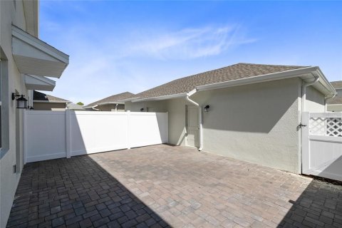 Townhouse in Winter Garden, Florida 3 bedrooms, 151.99 sq.m. № 2107579 - photo 21