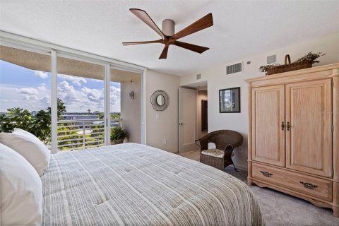 Copropriété à vendre à Indian Shores, Floride: 3 chambres, 189.99 m2 № 2398994 - photo 30