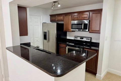 Condo in Orlando, Florida, 2 bedrooms № 2222220 - photo 6