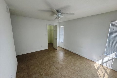 Condo in Orlando, Florida, 2 bedrooms № 2222220 - photo 20