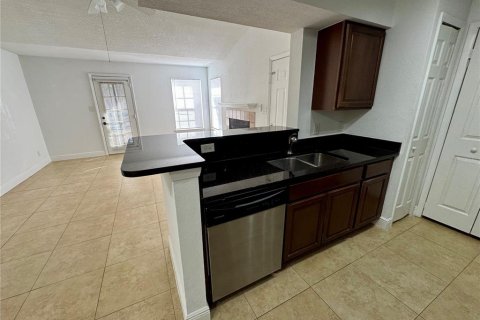 Condo in Orlando, Florida, 2 bedrooms № 2222220 - photo 8