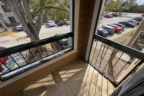 Condo in Orlando, Florida, 2 bedrooms № 2222220 - photo 13