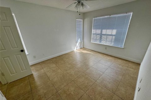 Condo in Orlando, Florida, 2 bedrooms № 2222220 - photo 16