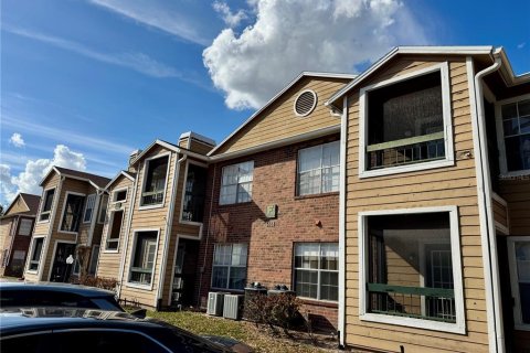 Condo in Orlando, Florida, 2 bedrooms № 2222220 - photo 4