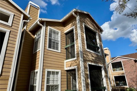 Condo in Orlando, Florida, 2 bedrooms № 2222220 - photo 2