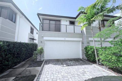 Townhouse in Fort Lauderdale, Florida 3 bedrooms, 235.79 sq.m. № 2327760