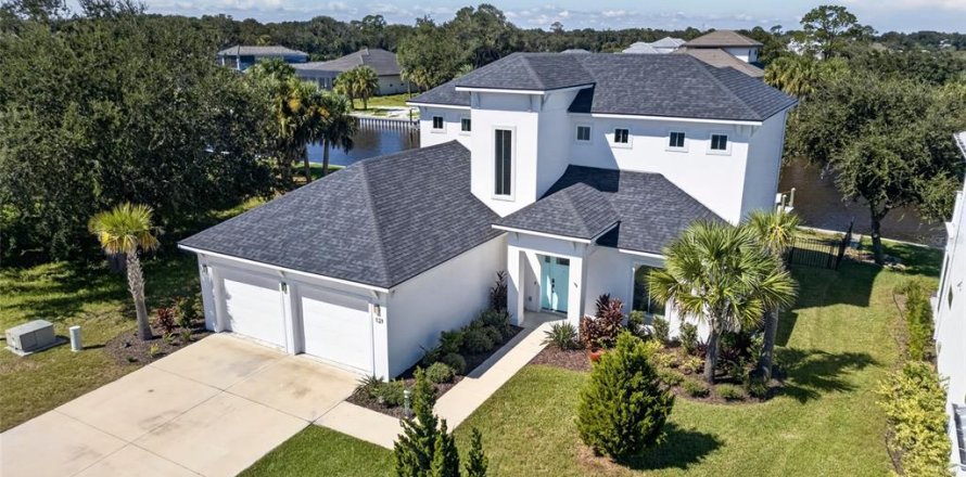 House in Flagler Beach, Florida 3 bedrooms, 233.28 sq.m. № 2418551