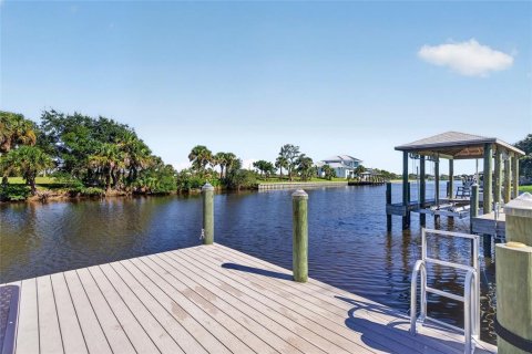 House in Flagler Beach, Florida 3 bedrooms, 233.28 sq.m. № 2418551 - photo 4