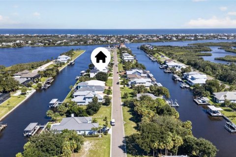 House in Flagler Beach, Florida 3 bedrooms, 233.28 sq.m. № 2418551 - photo 3