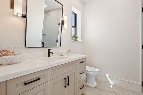 House in Tequesta, Florida 4 bedrooms, 343.55 sq.m. № 2086991 - photo 30