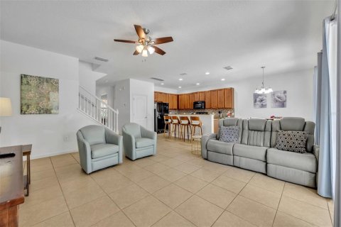 House in Davenport, Florida 6 bedrooms, 335.28 sq.m. № 216394 - photo 12