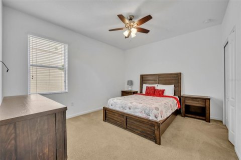 House in Davenport, Florida 6 bedrooms, 335.28 sq.m. № 216394 - photo 23