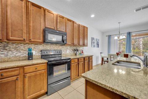 House in Davenport, Florida 6 bedrooms, 335.28 sq.m. № 216394 - photo 22