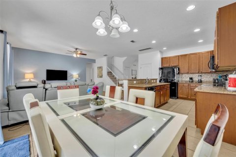 House in Davenport, Florida 6 bedrooms, 335.28 sq.m. № 216394 - photo 14