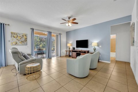 House in Davenport, Florida 6 bedrooms, 335.28 sq.m. № 216394 - photo 9