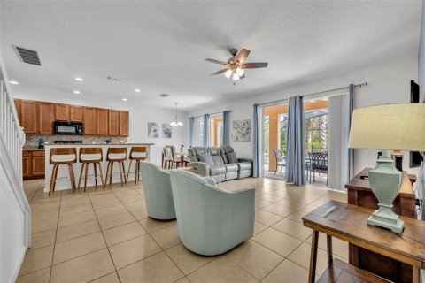 House in Davenport, Florida 6 bedrooms, 335.28 sq.m. № 216394 - photo 11