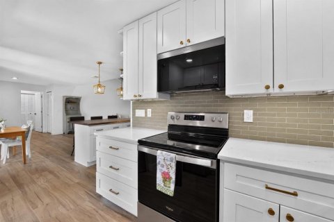 Villa ou maison à vendre à Sarasota, Floride: 2 chambres, 127.65 m2 № 2236189 - photo 7