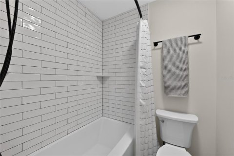 Villa ou maison à vendre à Sarasota, Floride: 2 chambres, 127.65 m2 № 2236189 - photo 28