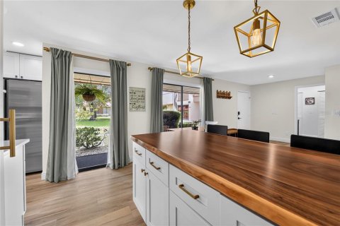 Villa ou maison à vendre à Sarasota, Floride: 2 chambres, 127.65 m2 № 2236189 - photo 9